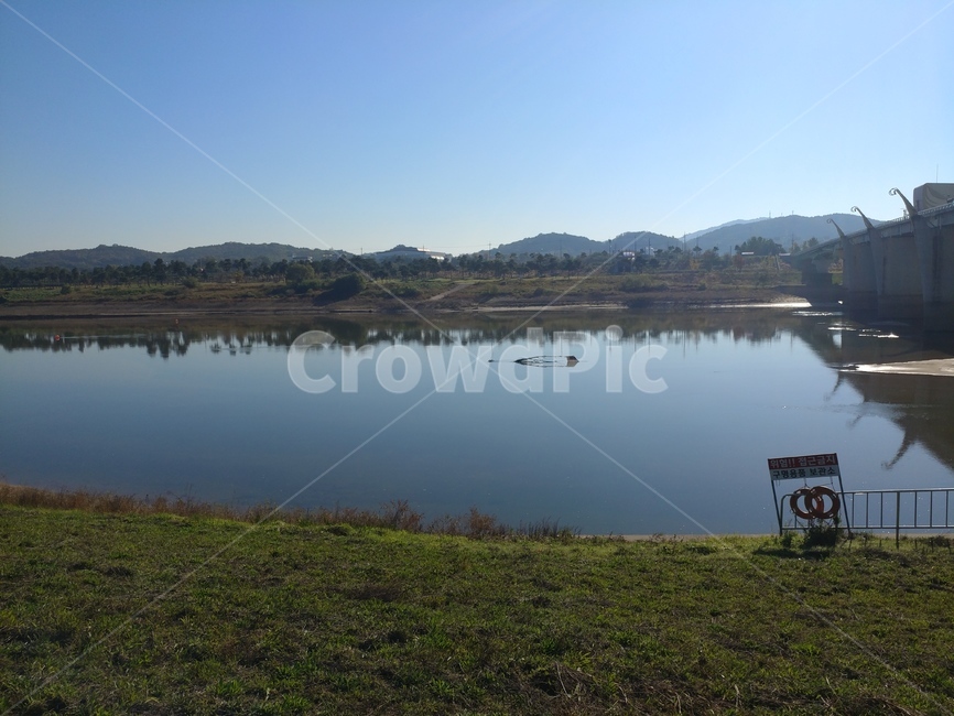 강,저수지,풍경,배경,산,물,빛,하늘,물결,자연,풍경,nature,landscape,water,outdoors,옥외