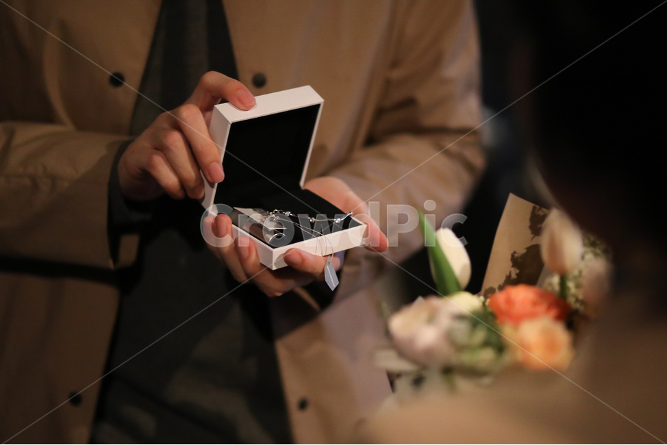 결혼,결혼식,청혼,신혼,프로포즈,커플,결혼반지,예물,선물,기념일,연인,커플,사랑,lover,couple,결혼,혼례,웨딩,wedding,marriage,marry,기념일,축하,anniversary,congratulation,celebrate,celebration
