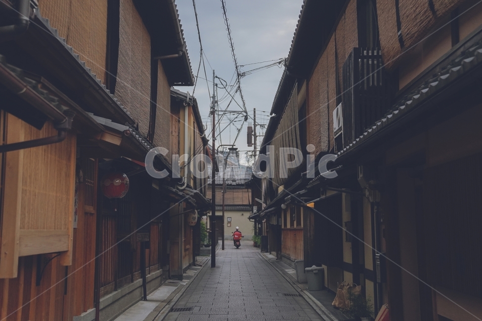 교토,일본,일본느낌,japan,japanstyle,kyoto,교토거리,kyotostreet,도시,풍경,city,landscape,골목길,alley,해외,외국,세계,foreign,oversea,world,세계도시풍경,해외도시풍경,외국도시풍경,world cityscape,road,도로,town,시티,street,거리,urban,어반,building,건물,골목,alleyway