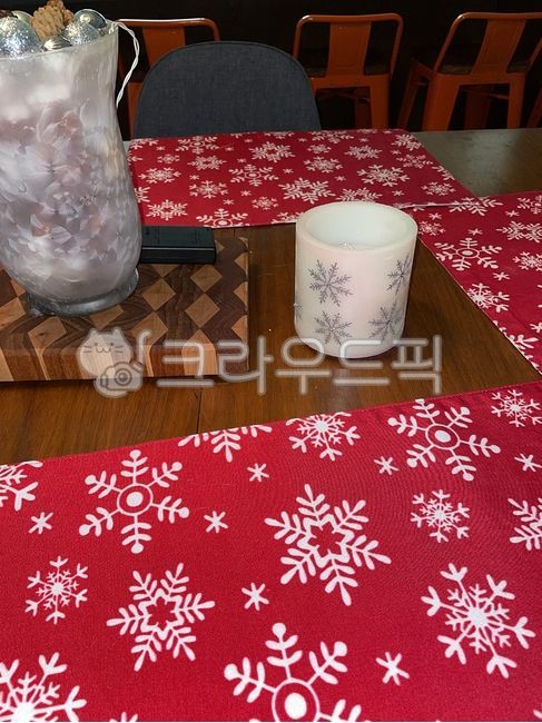 크리스마스,연말,파티,테이블장식,테이블,식탁보,장식디자인,디자인,겨울,눈꽃,눈,christmas,table,ornament,winter,snow,snowflake,design,december