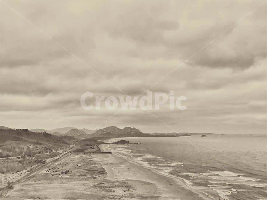 흑백,바다,산,파도,물결,자연,풍경,nature,landscape,흑백,모노톤,monochrome,black and white,경치,outdoors,옥외,scenery