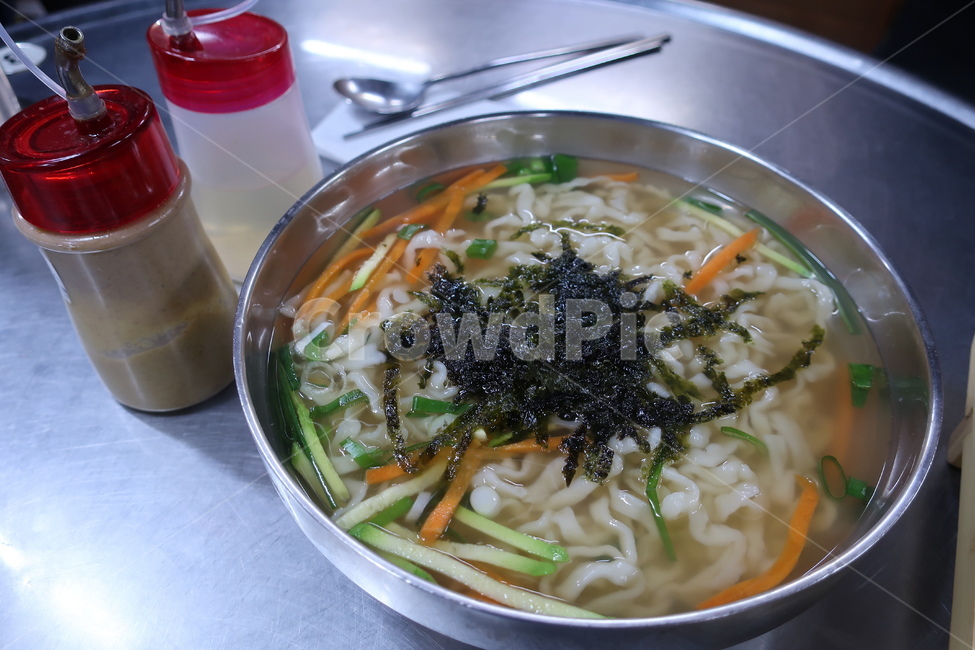 칼국수,바지락,음식,분식,한식,김가루,음식,식재료,요리,food,cook,meal,dishes,food reserves,면류,면요리,noodles,한식,한국음식,한국요리,korean food,korean dishes,korean meal,korean cook