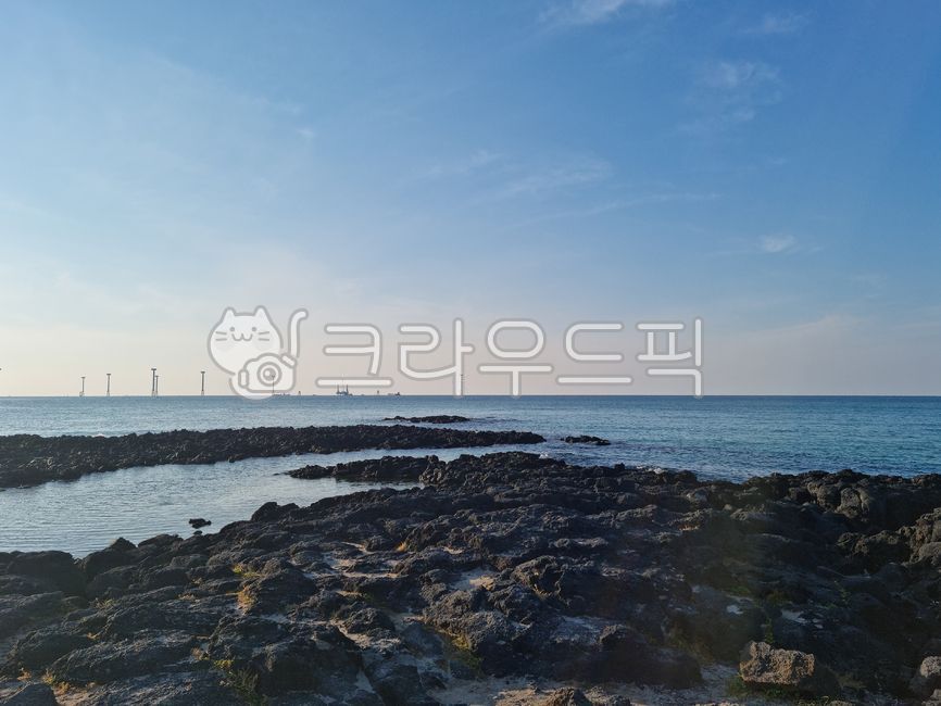 sky,sea water,coastline,Jeju,Gwakji Beach,nature,jeju island,water,Pebble,afternoon,rock,horizon,Beach,Coast,basalt,Black color,blue,ocean,waterfront