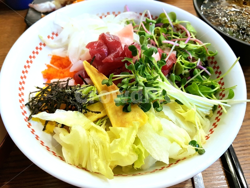 회덮밥,rawfishricebowl,일식,japanesefood,채소,meal,식사,dish,요리,음식,음식,식재료,요리,food,cook,meal,dishes,food reserves