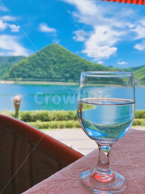 북한강,담다,유리잔,하늘,풍경,물잔,와인잔,물,음료수,drink,beverage,색깔,색상,색채,색감,color sense,color sensitivity,feeling of color