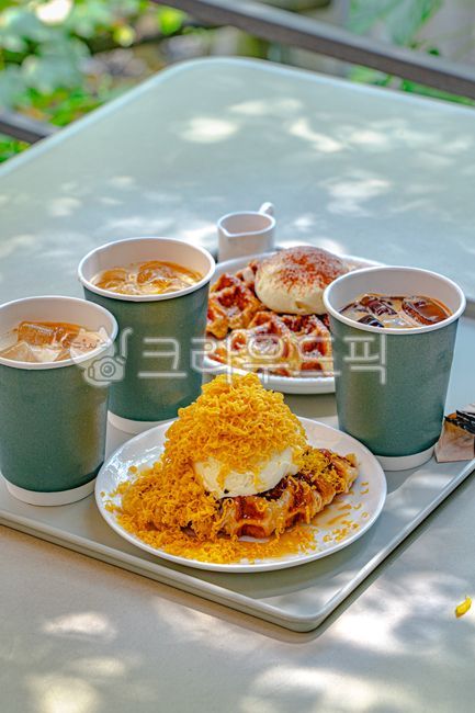 bread,Crople,plate,food,cheese,ice cream,cafe,dessert,waffle,dish,coffee