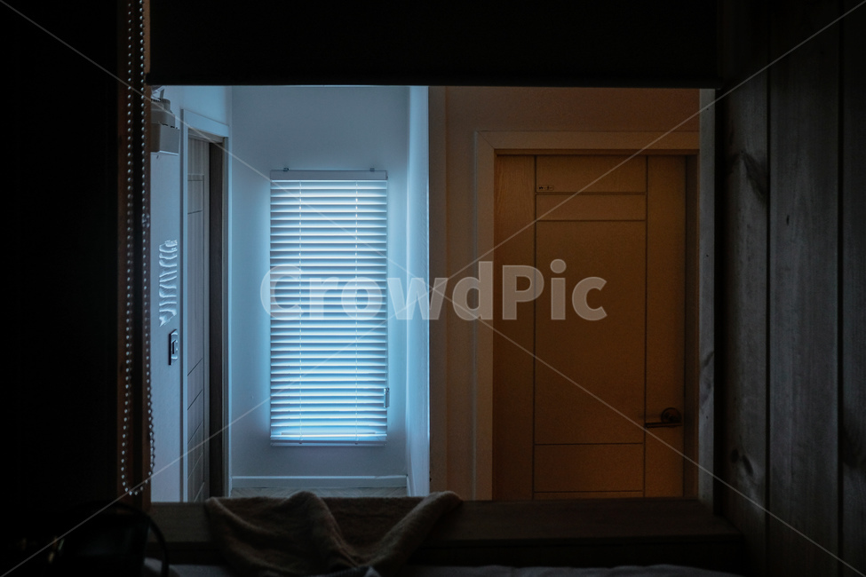 게스트하우스,블라인드,새벽,빛,숙소,인테리어,실내디자인,interior design