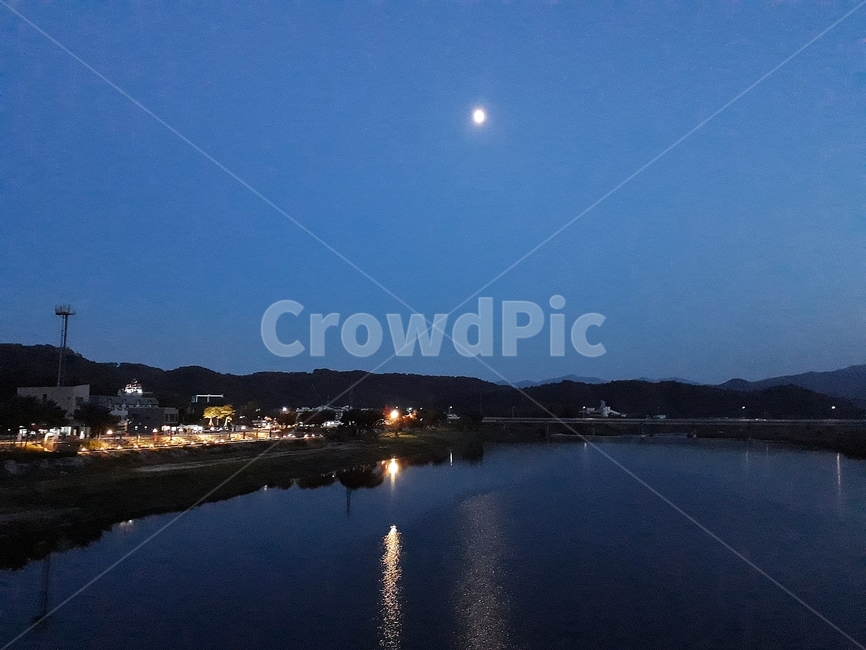 야경,달,달빛,강,불빛,야경,밤,풍경,nightscape,night,landscape,outdoors,옥외,nature,자연,water,물