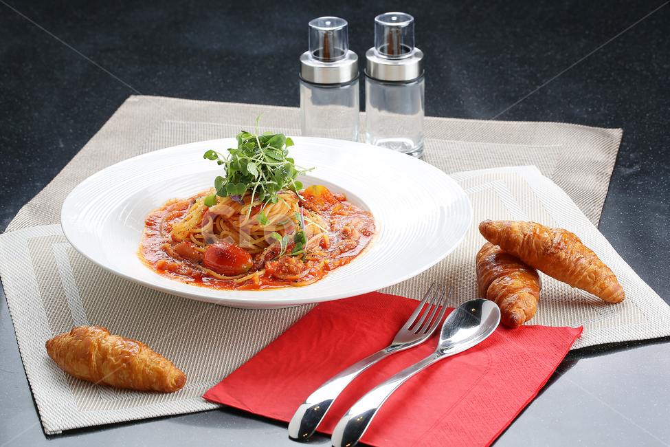 스파게티,파스타,면요리,해물스파게티,면,크림파스타,해물,해물요리,국수,국수요리,음식사진,음식,요리,요리법,조리,조리법,요리책,쿠킹,밀가루,아침식사,점심식사,저녁식사,접시,식사,새싹,새싹요리,푸드,식기,소스,야채,토마토,식재료,오징어요리,오징어,spaghetti,food,cook,음식,식재료,요리,food,cook,meal,dishes,food reserves,면류,면요리,noodles,양식,서양음식,서양요리,western food,western dishes,western meal,western cook,연출,컨셉,콘셉,direction,concept