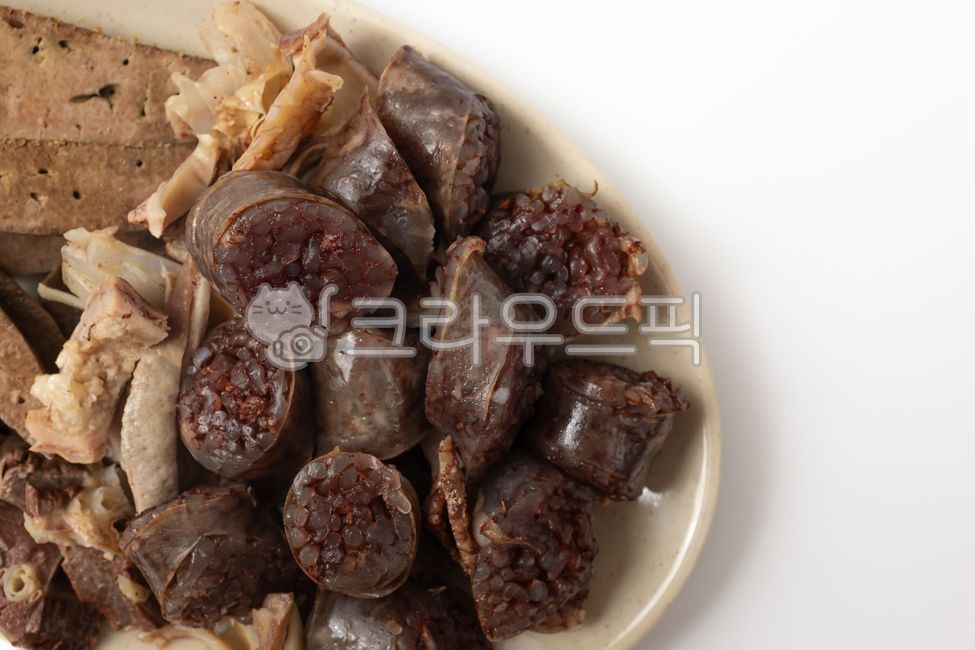 순대,돼지내장,돼지고기,길거리음식,분식,내장,당면,블랙푸딩,간,허파,위,오소리감투,염통,심장,귀,한국음식,한국문화,음식,식사,식품,식료품,재료,식재료,음식재료,클로즈업