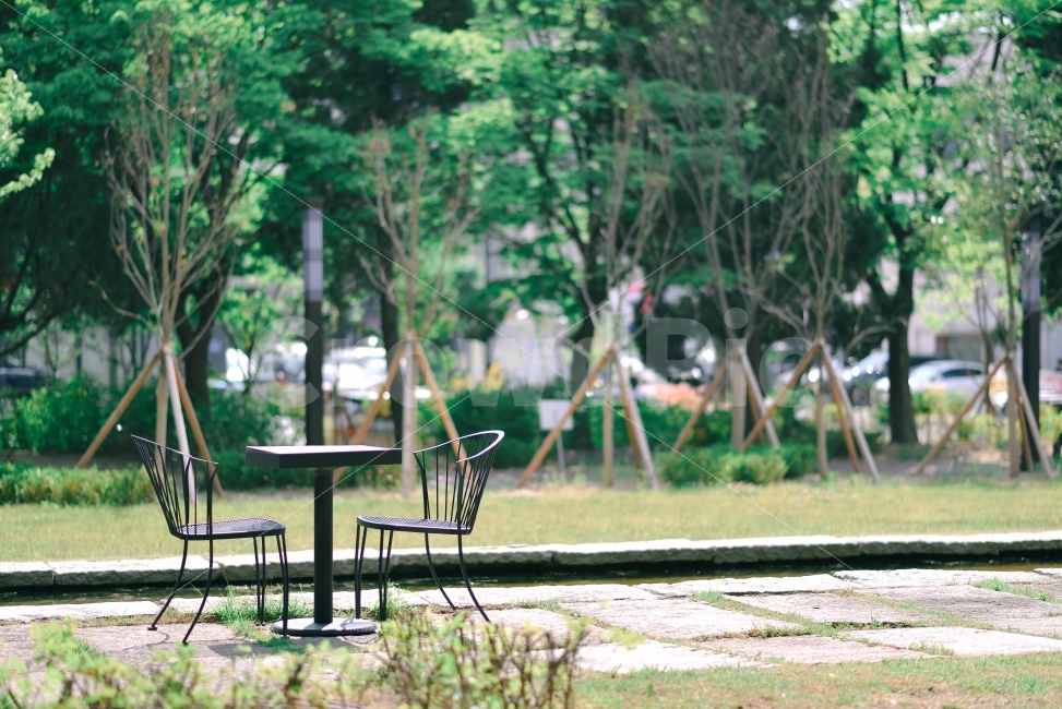 카페,의자,빈자리,공원,전북대,전주,커플석,사물,물건,오브젝트,thing,object,matter,커피,카페,coffee,cafe