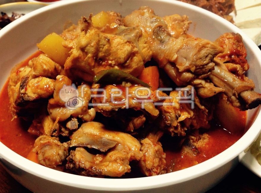 Chicken dishes,chicken,Chicken doritang,green onion,vegetable,rice thief,bang,potato,stirfried dishes,Korean food,ingredients,cooking,spicy food,koreanfood,Korean cuisine,cook,Korean,spicy,food,meal,dish,stirfry,mukbang,Dak bokkeumtang,carrot