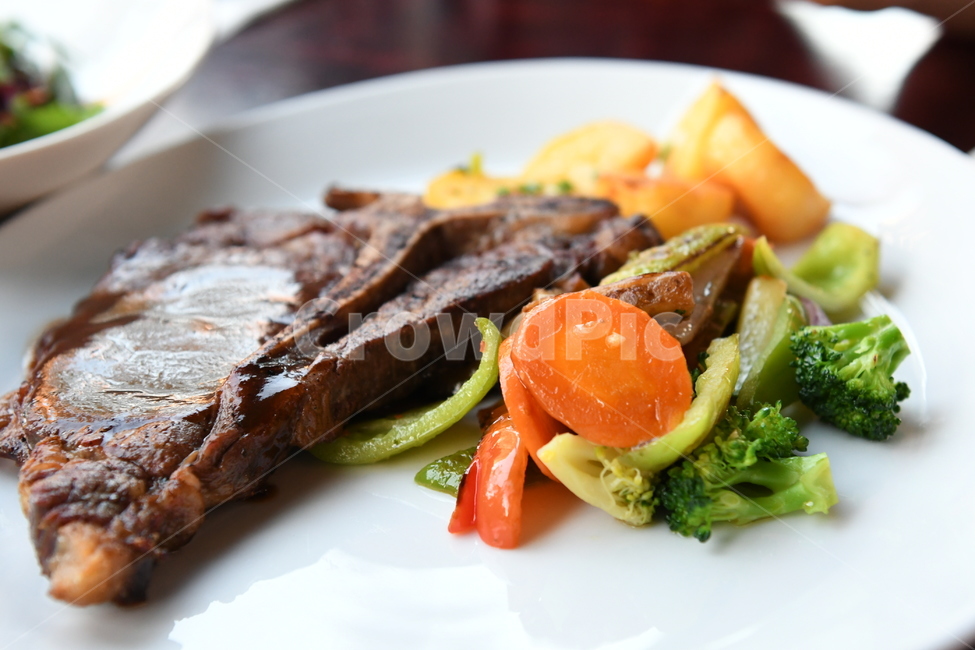 스테이크,야채,정식,음식,몽골음식,양갈비,양고기,음식,식재료,요리,food,cook,meal,dishes,food reserves,육류,고기,meat,양식,서양음식,서양요리,western food,western dishes,western meal,western cook