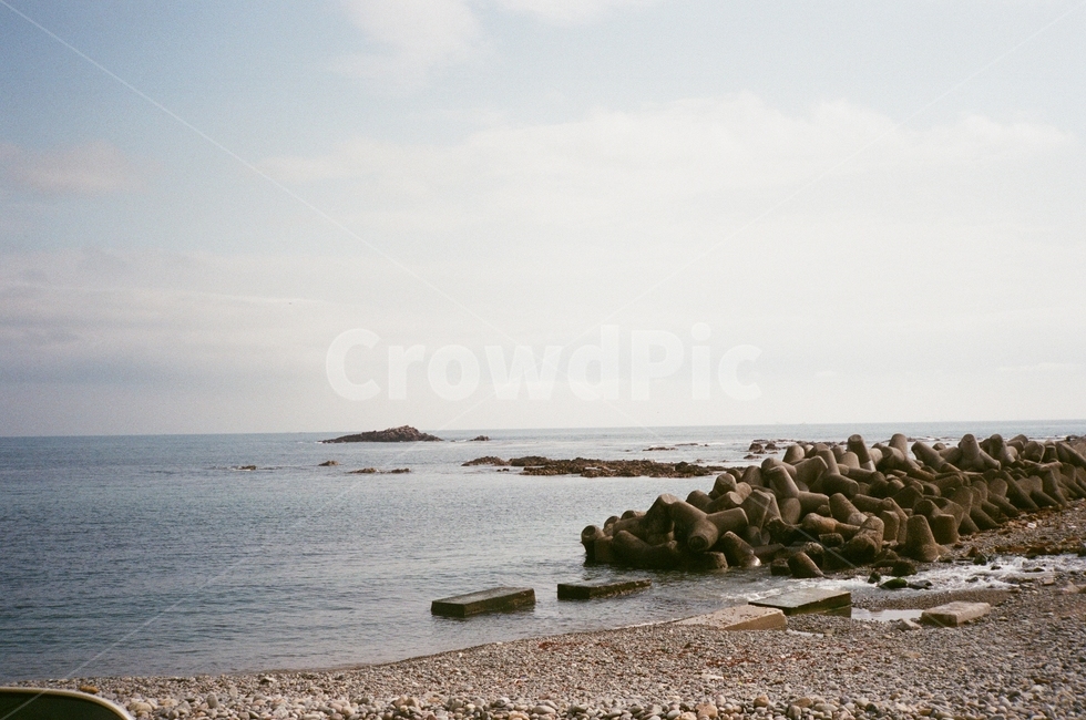 바다,겨울,동해,자갈,하늘,자연,풍경,nature,landscape,해변,바다,beach,sea,shoreline,해안선,water,물,gravel,road,도로,dirt road,흙길