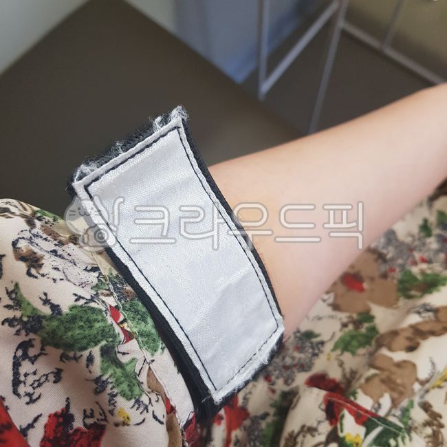 hemostasis band,tourniquet,Blood donation,blood donor,hemostasis,arm,fluff