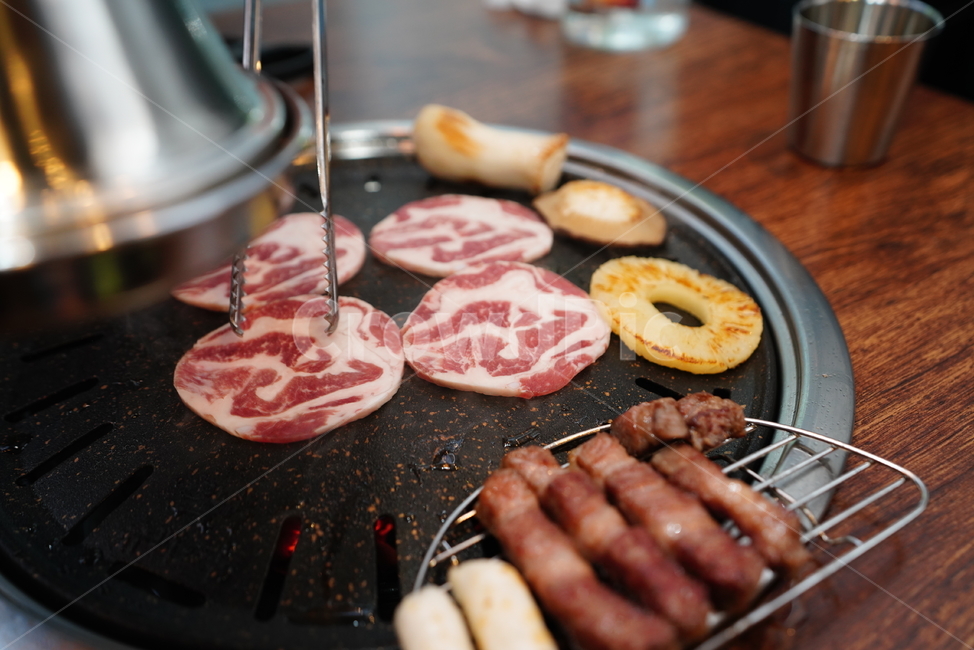고기,육류,육식,돼지,흑돼지,불판,음식,푸드,food,구이,식사,술안주,안주거리,한식,korean,음식,식재료,요리,food,cook,meal,dishes,food reserves,육류,고기,meat