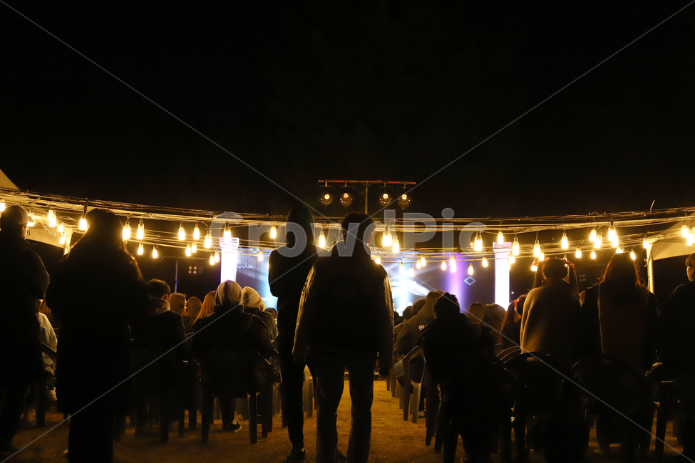 person,사람,human,인간,조명,불빛,축제,군중,청중,학교축제,공연,행사,무대,stage,lighting