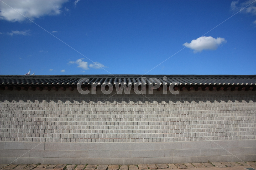 광화문,돌담길,하늘,구름,경복궁,기와,벽,한국전통,한국문화,korean traditional,korean culture,건축물,건물외관,exterior,building,structure,architecture,construction