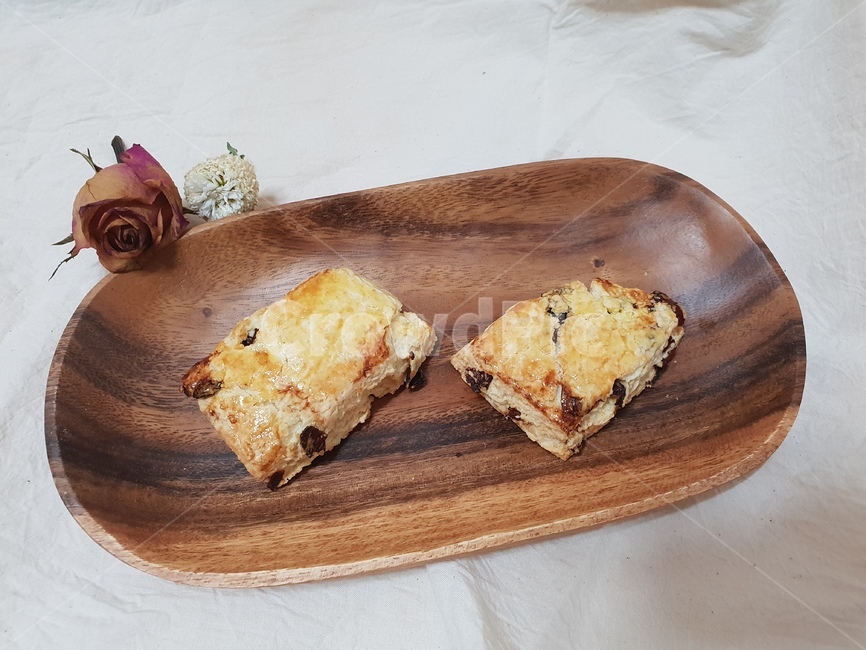 스콘,scone,제과,디저트,크린베리,dessert,바삭한,베이킹,baking,제빵,장미,맛있는,베리,크렌베리,결,디저트,간식,후식,dessert,snack