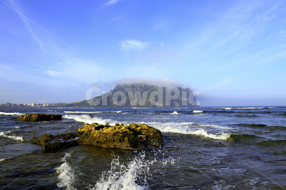 제주도,성산일출봉,구름,바다,일출봉,자연,풍경,nature,landscape,제주도,jeju,jeju island,water,물,sea,outdoors,옥외,ocean,대양,promontory,곶,land,땅