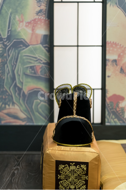 결혼,폐백,전통혼례,실내,전통,사모,검정색,노란색,신랑,한국전통,한국문화,korean traditional,korean culture