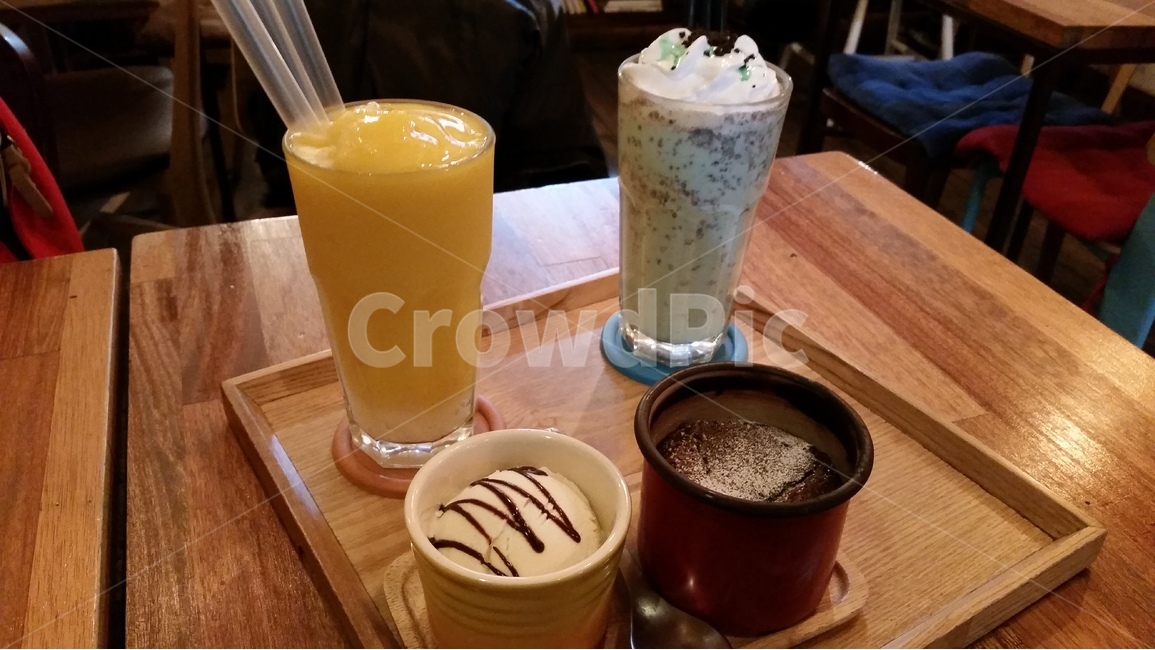 카페,아포가토,아이스크림,음료,cafe,접사,쇼콜라,음식,사진,우드,테이블,주스,배경,풍경,기다림,달콤함,sweet,coffee,음료수,drink,beverage,커피,카페,coffee,cafe