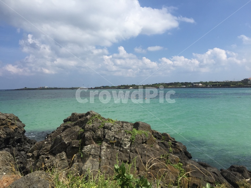 애메랄드,제주,제주바다,제주하늘,에메랄드빛,에메랄드바다,제주도,jeju,jeju island,outdoors,옥외,land,땅,nature,자연,ocean,대양,water,물,sea,바다,shoreline,해안선,promontory,곶
