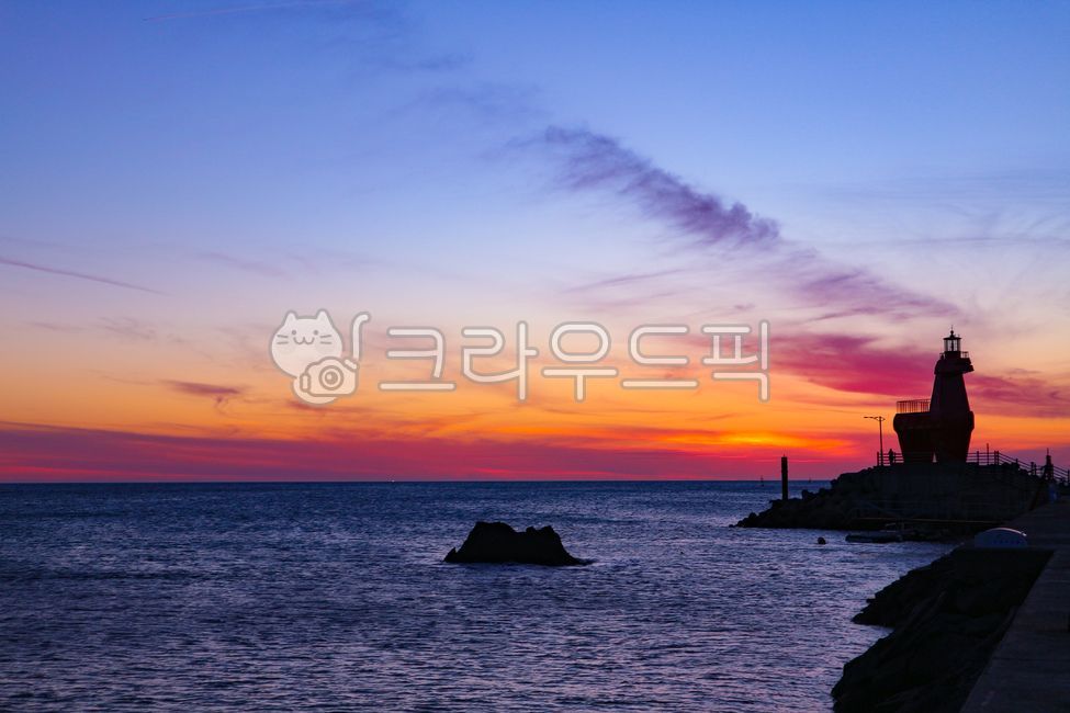 제주도,이호테우해변,해변,말등대,등대,노을,석양,바다,jejuisland,ihotewoo,beach,lighthouse,sunset,sea,하늘,구름,sky,clouds