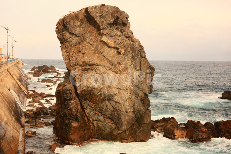 강릉,동해바다,파도,바위,바닷가,자연,풍경,nature,landscape,promontory,곶,outdoors,옥외,ocean,대양,sea,바다,water,물,cliff,낭떠러지,rock,록