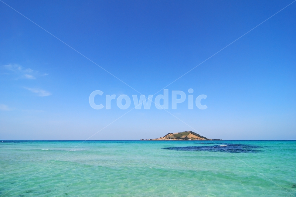 제주도,제주,바다,배경,바탕,백그라운드,배경이미지,풍경,풍경사진,풍경이미지,여름,제주바다,와이드,파노라마,푸른,푸른바다,여행,맑은,해수욕장,협재해수욕장,비양도,섬,휴양지,휴가,휴식,바캉스,하늘,자연,자연,풍경,nature,landscape,한국자연풍경,한국자연경관,korea nature landscape,제주도,jeju,jeju island,색깔,색상,색채,색감,color sense,color sensitivity,feeling of color,outdoors,옥외,land,땅,ocean,대양,water,물,sea,shoreline,해안선,coast,연안