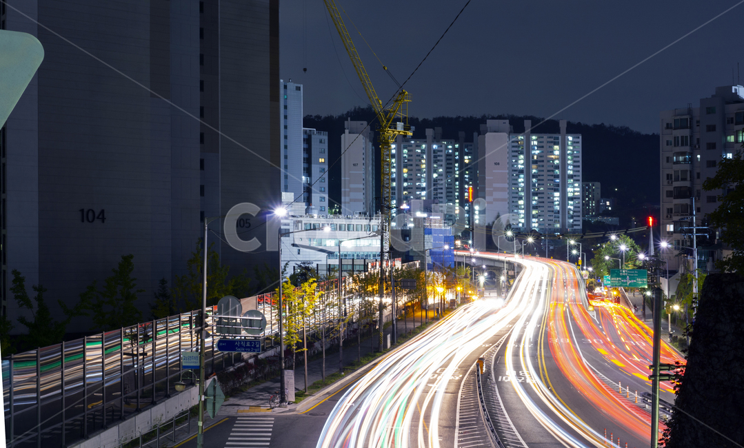lighting,서울야경,야경,경치,풍경,nightscape,nightview,landscape,빛,light,서울,조명,가로등,밤,하늘,sky,afternoon,한국,아시아,asia,korea,highway,궤적,road,도로,freeway,고속도로,아파트,apartment,department,view,야경,밤,풍경,nightscape,night,landscape,도시,city,한국도시풍경,한국도시경관,korea cityscape,교통,교통수단,traffic,transportation