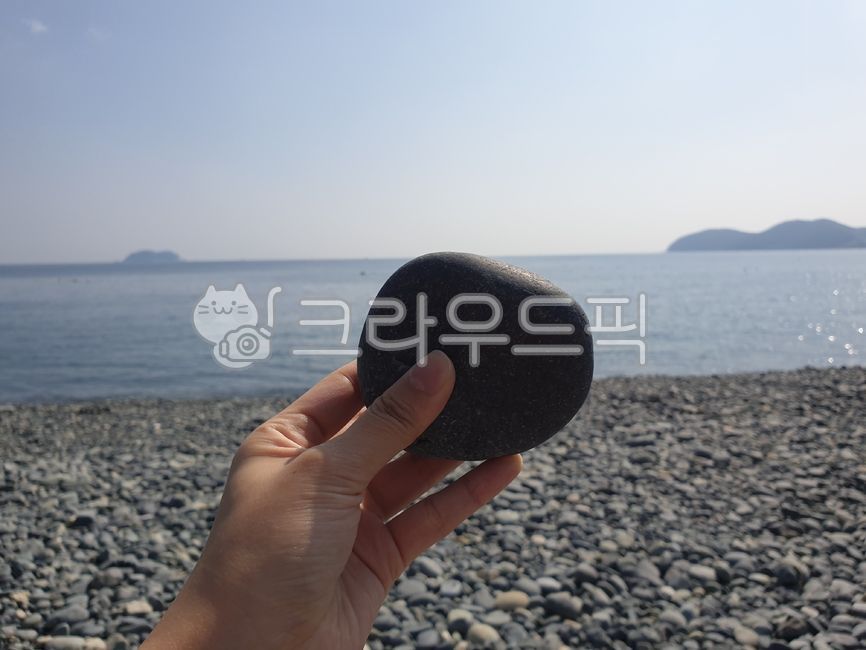 Black Pearl Mongdol Beach,ocean,person,south sea,human,Mongdol,sea