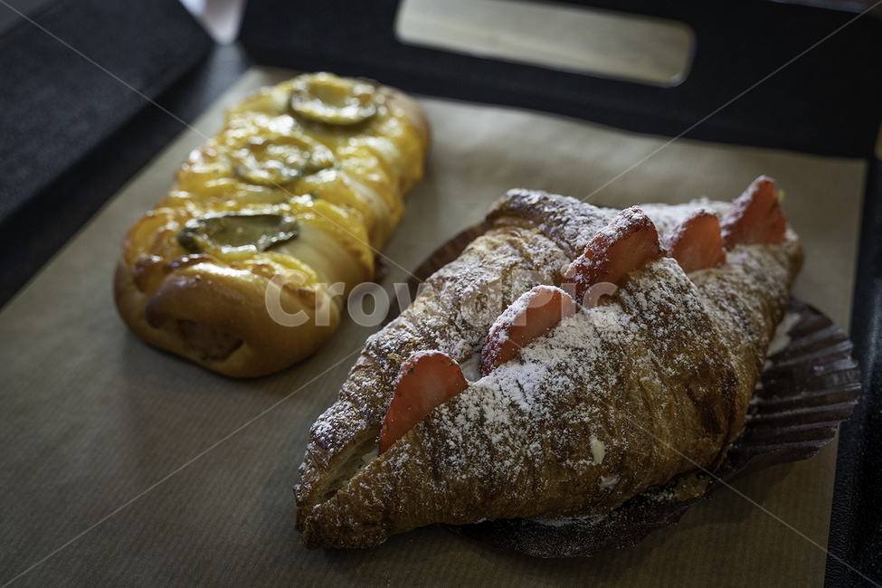 빵,크로와상,딸기,bread,croissant,빵,bread