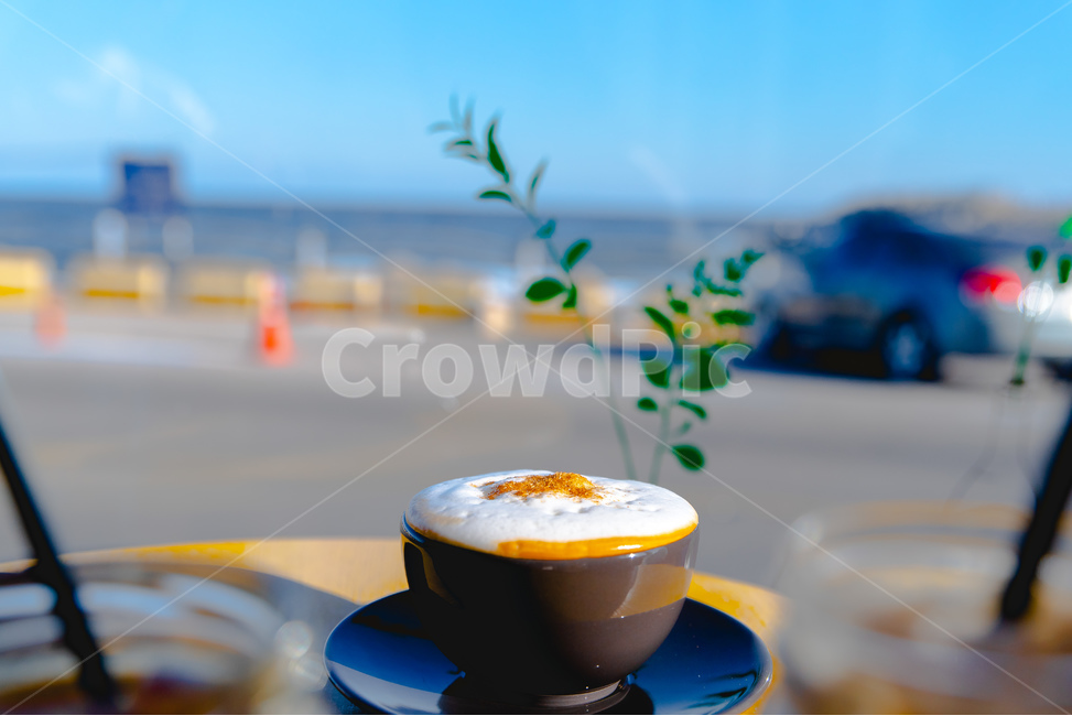 컵,창밖,라떼,커피,카페,coffeecup,색감,음료수,drink,beverage