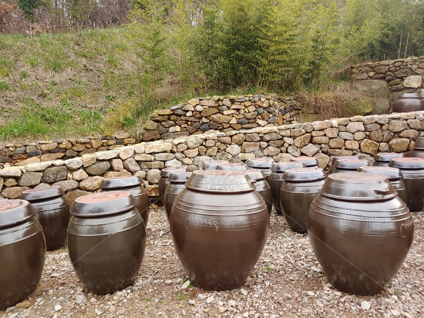 장독대,항아리,야외,전통,문화,한국,tradition,한국전통,한국문화,korean traditional,korean culture,사물,물건,오브젝트,thing,object,matter