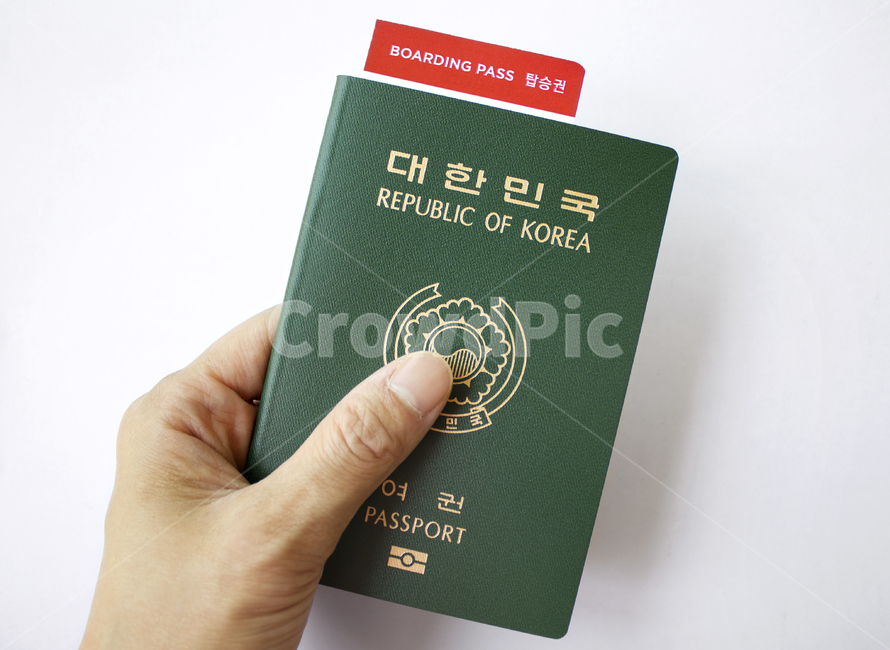 여권,한국여권,passport,대한민국여권,id,사물,물건,business,card,citizen,emigration,identification,identity,international,korea,republicofkorea,security,한국,대한민국,손,핸드,신체,신체부위,잡기,여자손,여자,탑,탑뷰,탑앵글,티켓,비행기티켓,pass,boardingpass,ticket,여행,휴가,traveling,vacation,trip