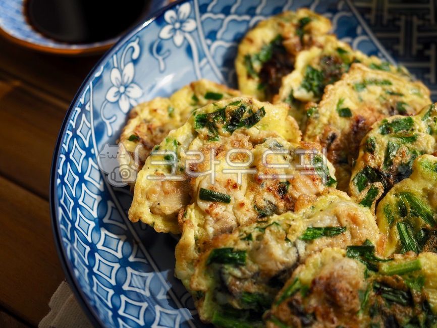 설날사진공모전,굴,전,굴부침개,요리,식사,굴전,부침개,간장,한국음식,아시아음식,배경,웰빙,oyster,oysterpancake,koreanpancake,soysauce,food,koreanfood,asianfood,background,wellbeing,한식,전통음식,한국전통음식,한국음식문화,음식문화,전통문화,traditionalfood,koreantraditionalfood,koreanfoodculture,foodculture,traditionalculture,설날,추석,음식,추석음식,설날음식,명절,명절음식,음식,식재료,요리,food,cook,meal,dishes,food reserves,한식,한국음식,한국요리,korean food,korean dishes,korean meal,korean cook