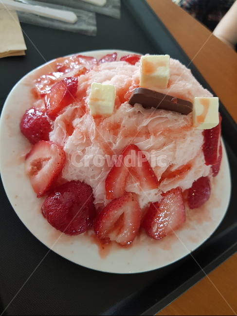 수성못,비행기카페,팥빙수,딸기빙수,수성못커피숍,음식,식재료,요리,food,cook,meal,dishes,food reserves,디저트,간식,후식,dessert,snack