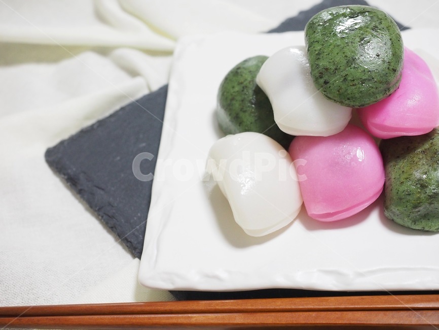 한국음식,식품,한식,한국문화,음식,한국,배경,웰빙,문화,아시아,아시아음식,접시,전통,설날,추석,젓가락,송편,바람떡,쑥떡,명절,명절음식,추석음식,설날음식,떡,음식문화,음식,식재료,요리,food,cook,meal,dishes,food reserves,한식,한국음식,한국요리,korean food,korean dishes,korean meal,korean cook,디저트,간식,후식,dessert,snack