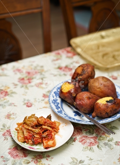 고구마,간식,음식,먹방,식탐,식물,식품,건강식,건강,행복,간식추천,우리집메뉴,아이들간식,구황작물,푸드,food,달콤,일상,한국,김치,음식,식재료,요리,food,cook,meal,dishes,food reserves