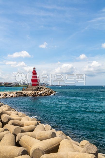 Jeju Island,Iho Tewoo Beach,Iho Tewoo Horse Lighthouse,Lighthouse,Port,Breakwater,Day,Horse,Sea,Outdoor,Wave,Sky,Korea,Summer,Horse Lighthouse,Horizon,Beach,Coast,Red,Landmark,Tourist Attraction,Cloud