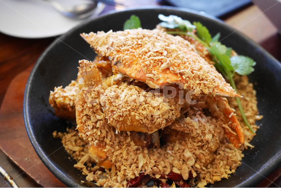 게,게요리,동남아요리,아시안푸드,갈릭,고수,요리,게튀김,튀김,마늘,음식,식재료,요리,food,cook,meal,dishes,food reserves,수산물,해산물,fishery products,seafood
