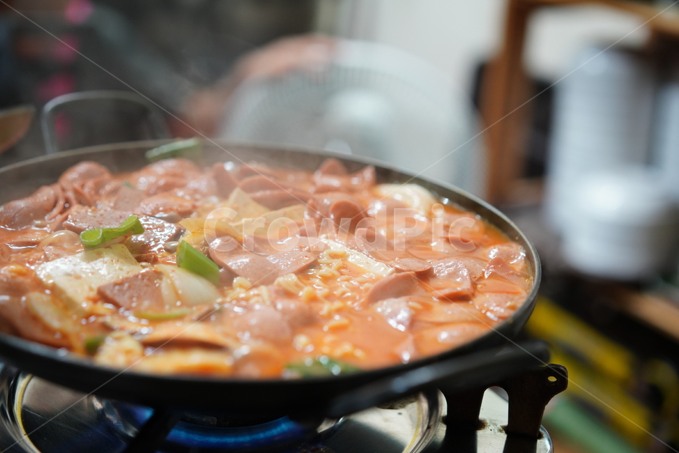 부대찌개,냄비,한식,먹거리,음식,국물,술안주,food,찌개,햄,식사,요리,음식,식재료,요리,food,cook,meal,dishes,food reserves,한식,한국음식,한국요리,korean food,korean dishes,korean meal,korean cook