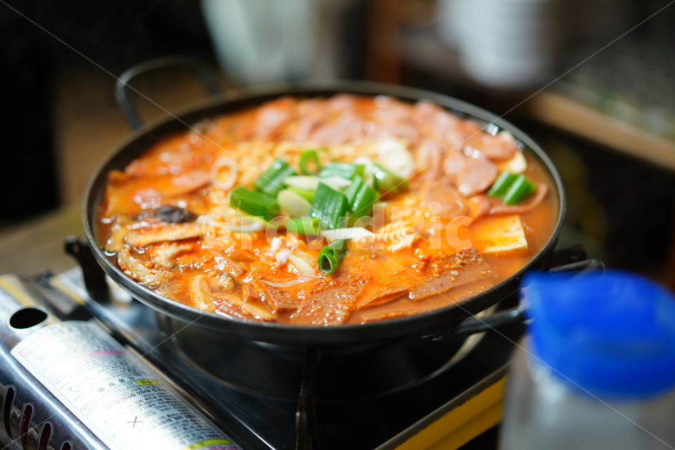 부대찌개,냄비,한식,먹거리,음식,국물,술안주,food,찌개,햄,식사,요리,음식,식재료,요리,food,cook,meal,dishes,food reserves,한식,한국음식,한국요리,korean food,korean dishes,korean meal,korean cook