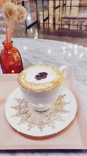 커피,분홍쟁반,커피잔,드라이플라워,대리석테이블,커피,카페,coffee,cafe