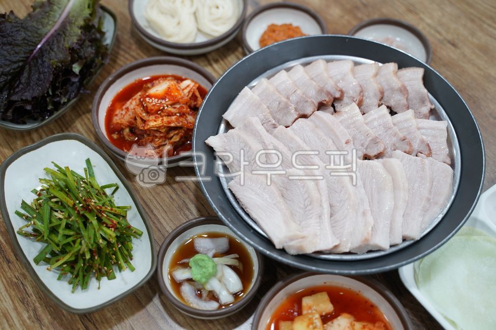 Gukbap,radish kimchi,kimchi,pickled vegetables,boiled pork with rice,boiled pork,pork soup