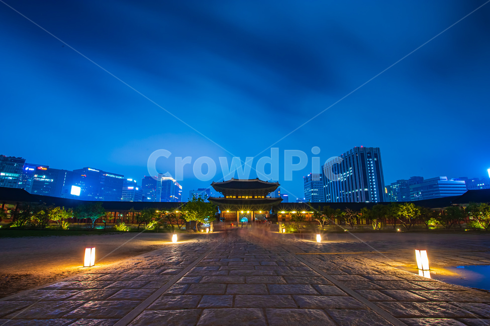 건물,도심,town,건축물,경복궁,한국전통,야경,야경,밤,풍경,nightscape,night,landscape,한국전통,한국문화,korean traditional,korean culture,urban,어반,도시,city,시티,building,downtown,walkway,보도,path,통로,architecture