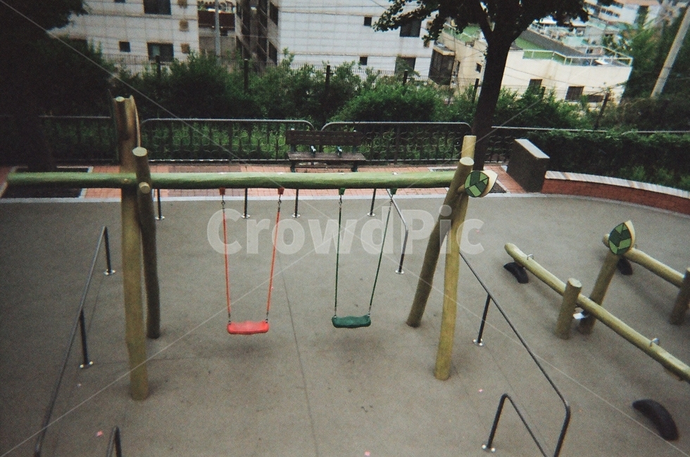 그네,놀이터,동네,하이앵글,난간,swing,playground,neighborhood,highangle,놀이공원,놀이동산,놀이터,amusement park,playground