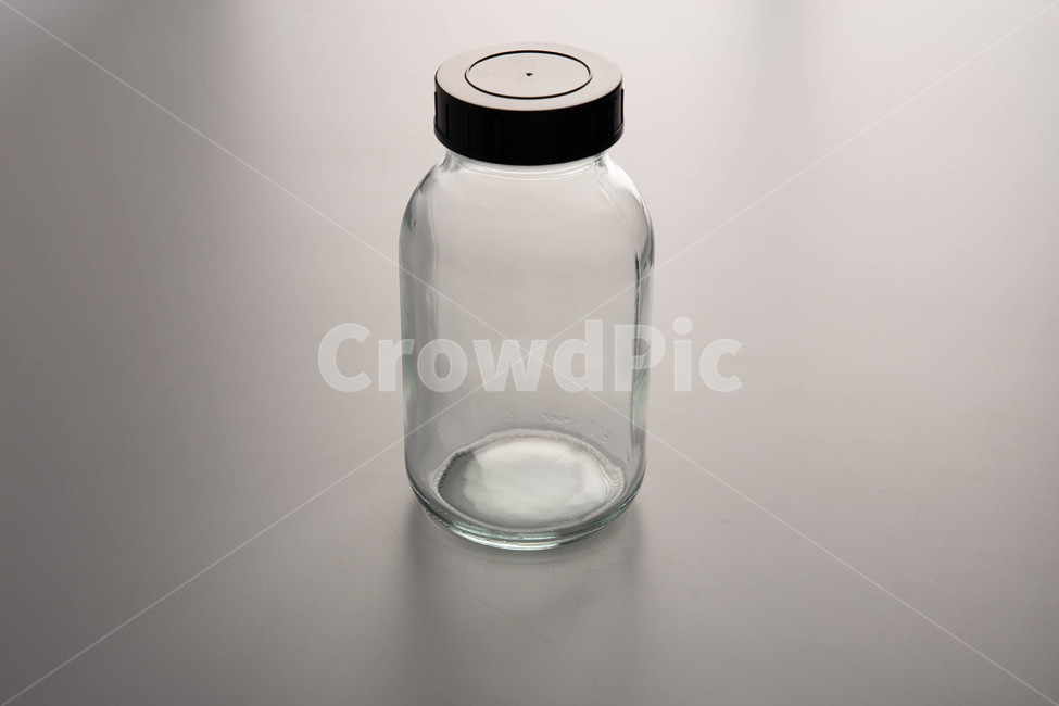 유리병,용기,생활용품,항아리,jar,bottle,병,shaker,beverage,과학용품,사물,물건,오브젝트,thing,object,matter