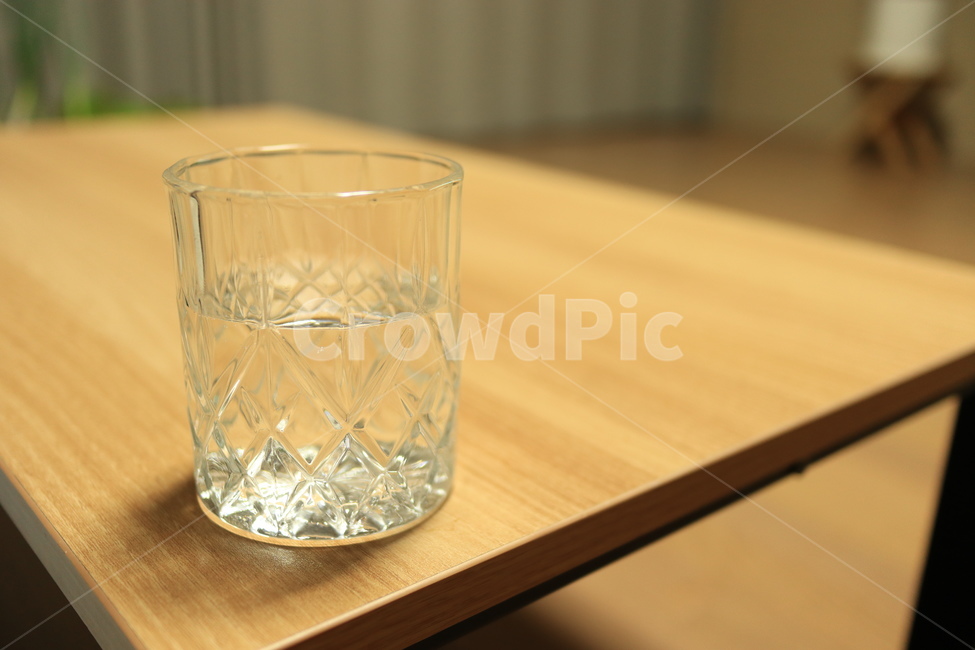 glass,유리,물,유리잔,유리컵,물잔,사물,물건,오브젝트,thing,object,matter